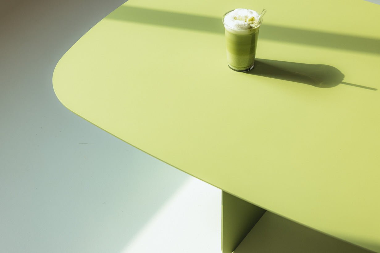 Salontafel Livia – Japandi design van gepoedercoat plaatstaal
