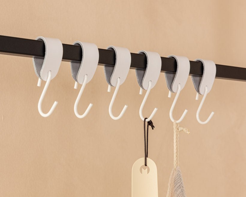 Lederen kledinghaken Arcoro van staal & echt leer