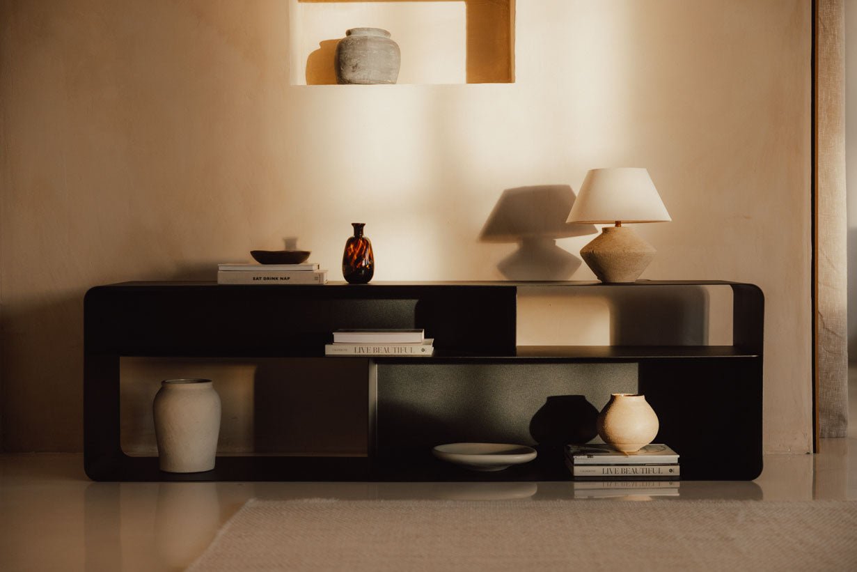 Lowboard Tavir – gepoedercoat staal in retro-look