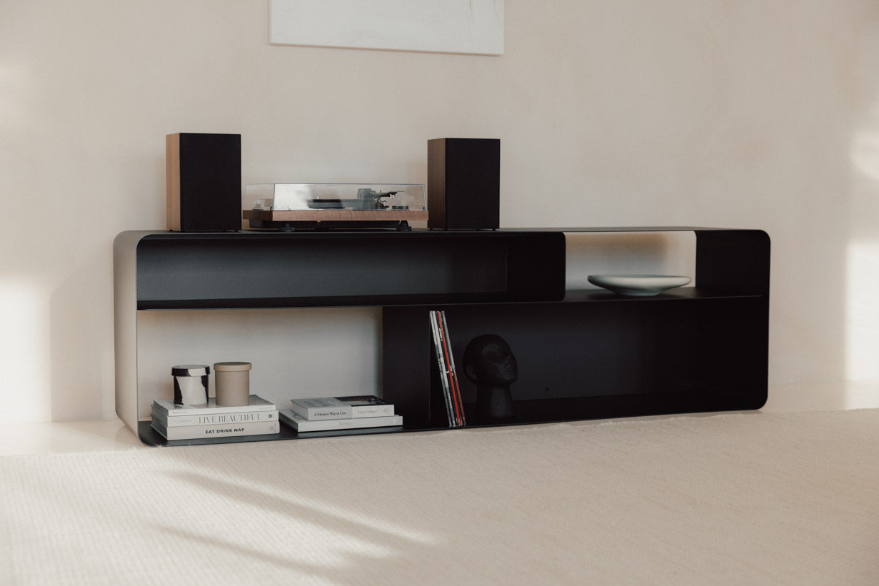 Lowboard Tavir – gepoedercoat staal in retro-look