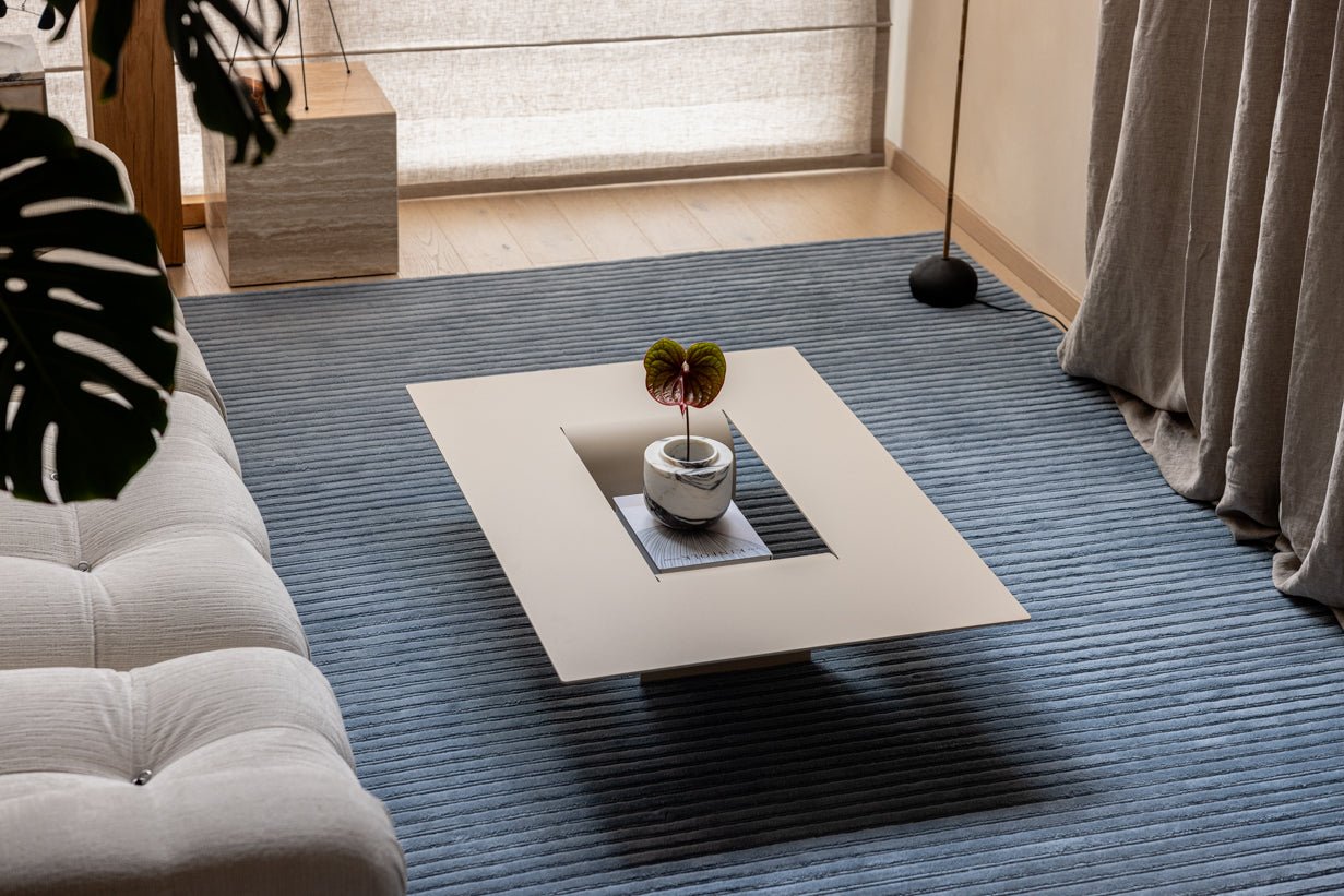 Salontafel Cut – Minimalistisch stalen ontwerp met creatieve opening