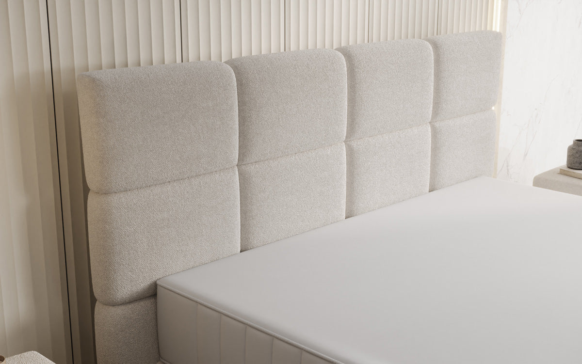 Boxspringbed Nessa met hoge poten in Teddystof Bouclé