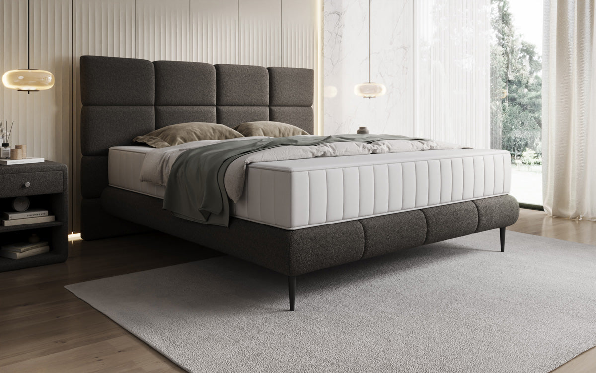 Boxspringbed Nessa met hoge poten in Teddystof Bouclé