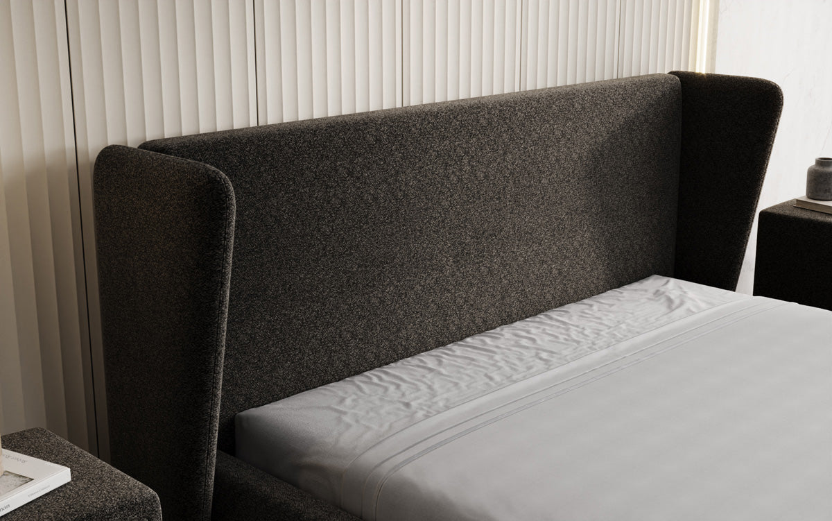 Designer gestoffeerd bed Rosalie in structuurstof met opbergruimte