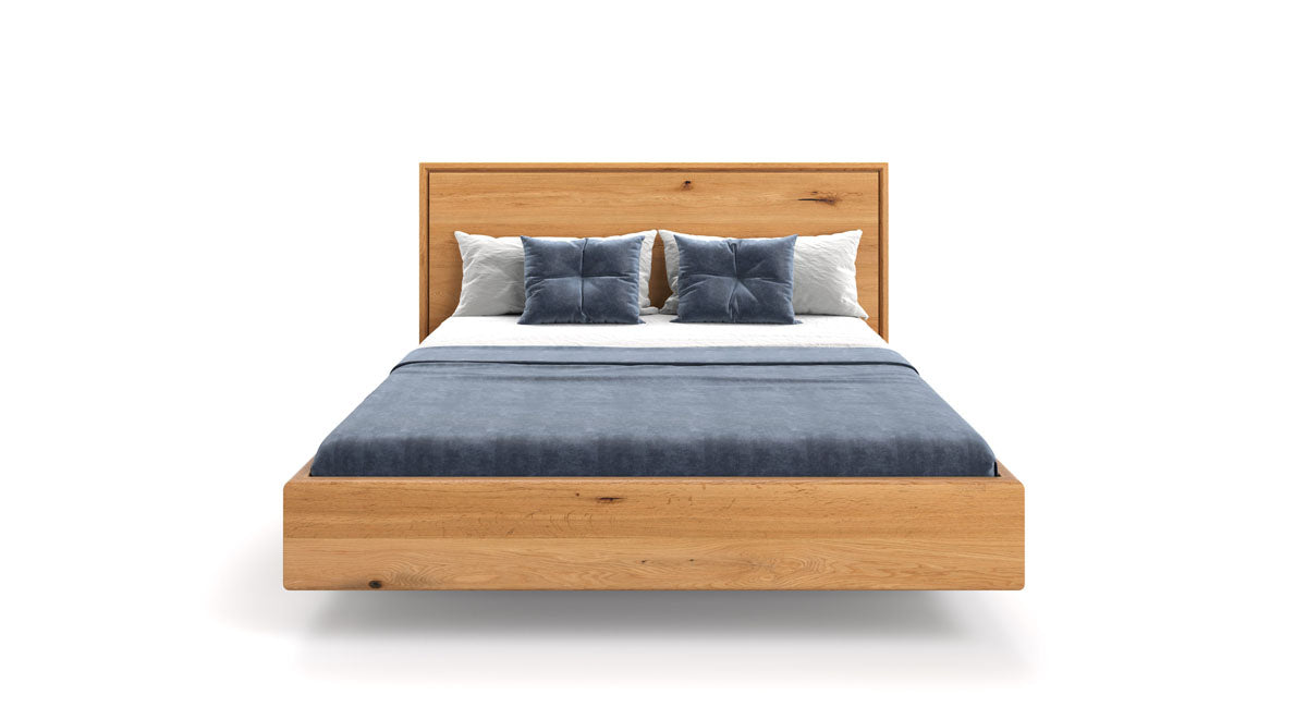 Designer houten bed Celestia van massief eiken in zwevende optiek