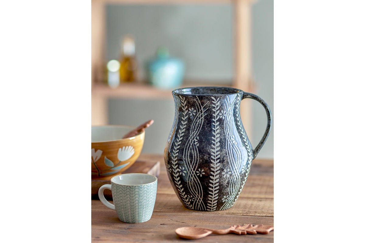 Krug Naira – met de hand beschilderd aardewerk in Zwart