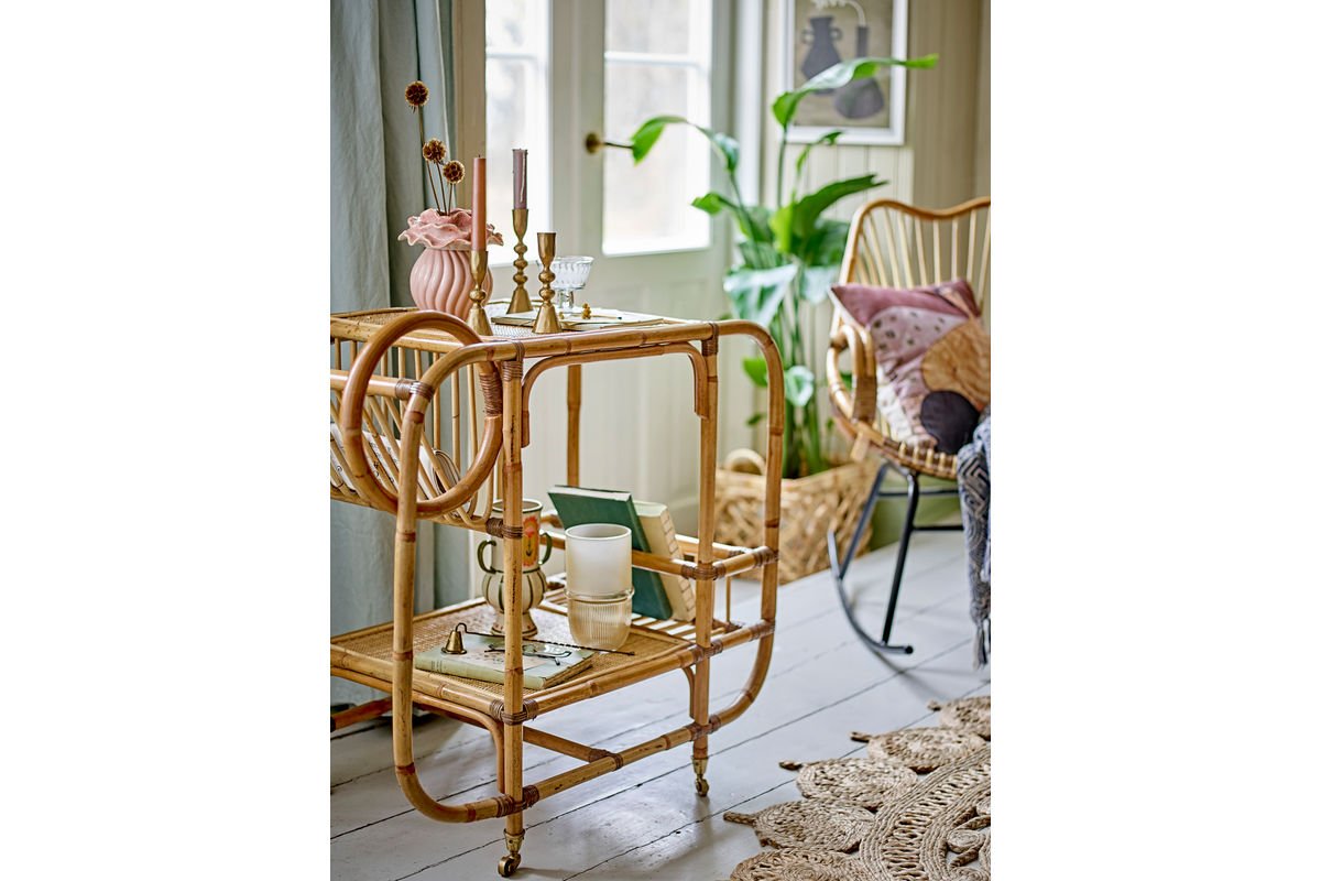 Vaas „Rosélia“ – Roze gekleide steengoed