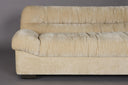 Sofa Talaro mit gerafftem Samtbezug