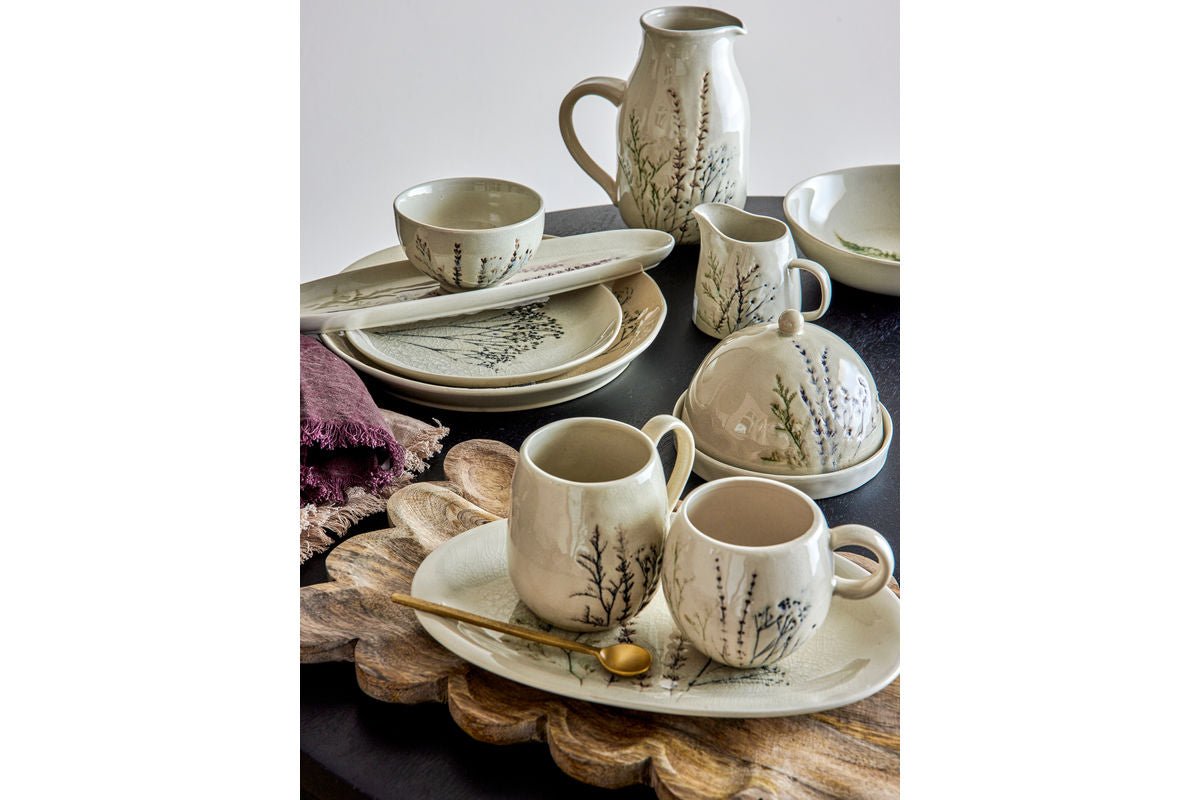 Krug Elva – met de hand beschilderd aardewerk met bloemenmotief