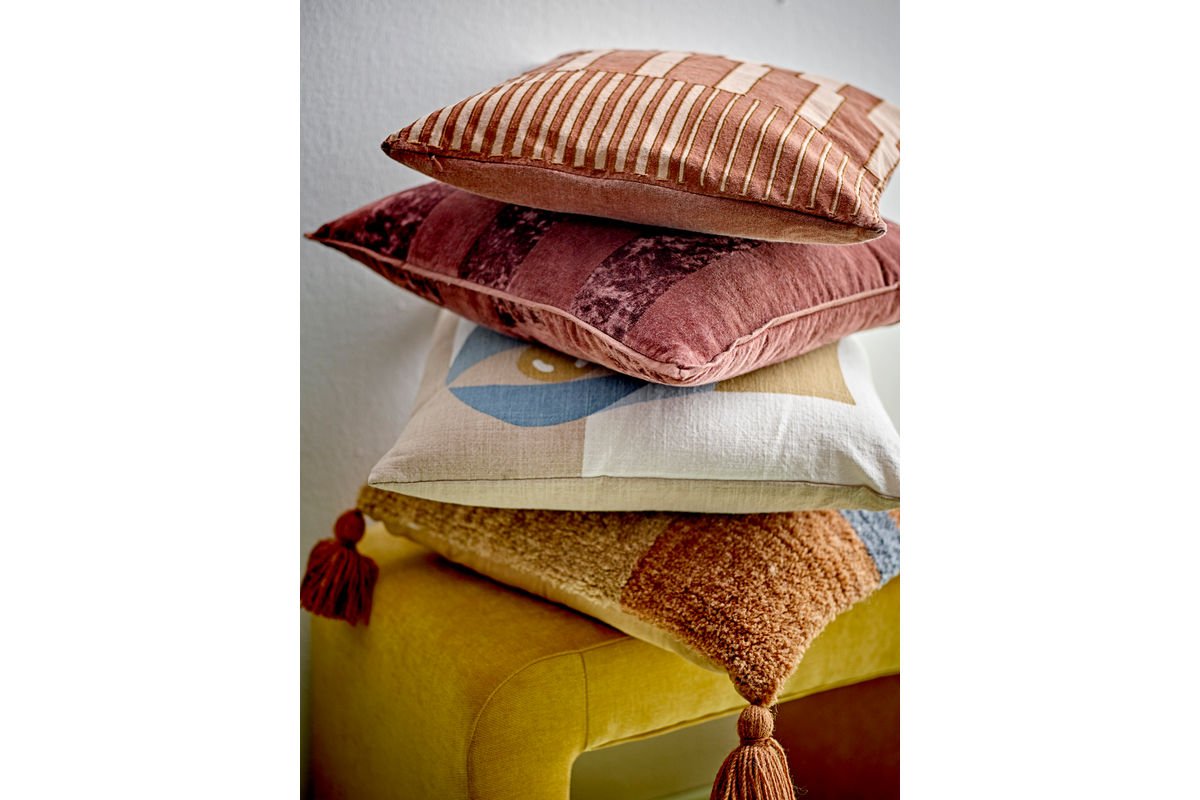 Sierkussen Pavia – Streepdessin in Bruin