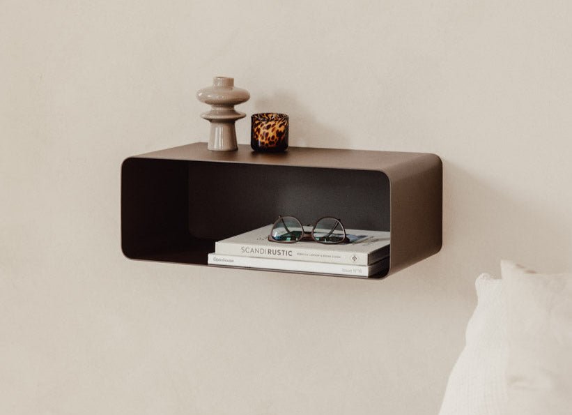 Nachtkastje Nelio – Hangend ontwerp met kabeldoorvoer