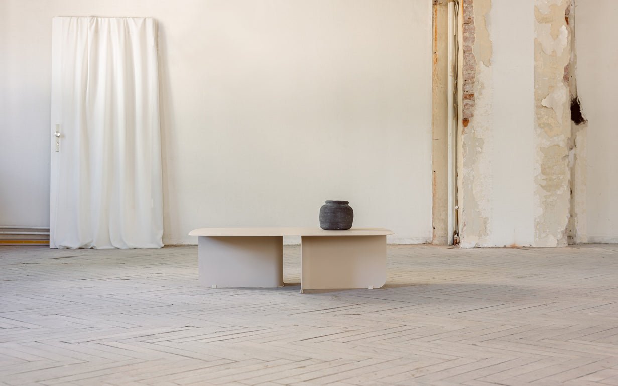 Salontafel Livia – Japandi design van gepoedercoat plaatstaal
