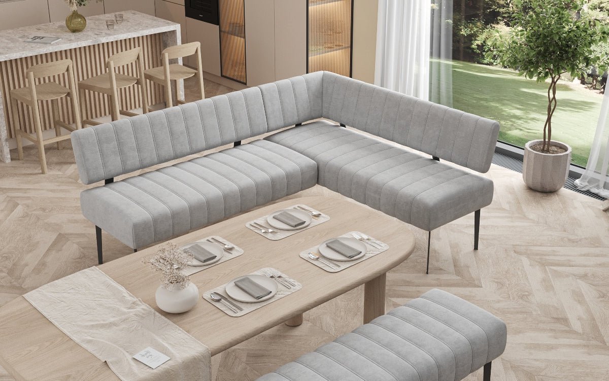 Gestoffeerde eettafelbank Montero van waterafstotend fluweel met metalen poten