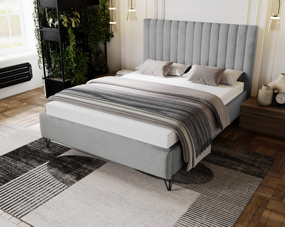 Designer gestoffeerd bed Veleria in fluweel zonder opbergruimte